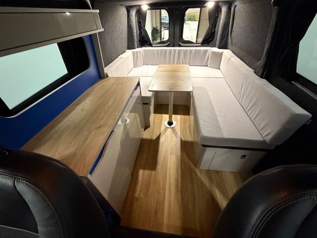 View our FORD TRANSIT CUSTOM