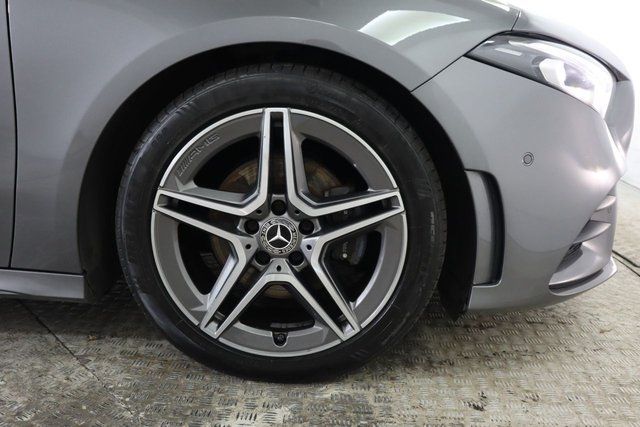 2019 MERCEDES-BENZ A-CLASS 1.5 A180d AMG Line (Executive) Hatchback 5dr Diesel 7G-DCT Euro 6 (s/s) (116 ps) - Photo 12