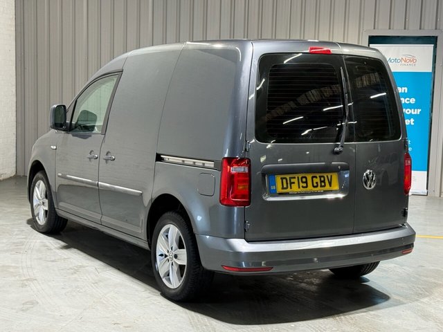 2019 VOLKSWAGEN CADDY - Photo 2