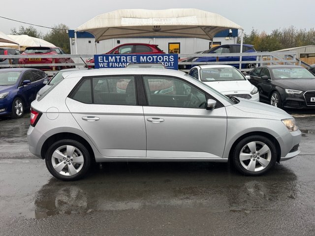 2015 SKODA FABIA - Photo 4