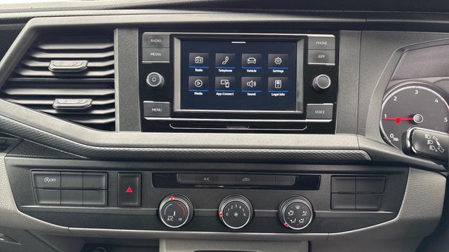 2022 Volkswagen Transporter 2L Startline 5dr - Photo 8
