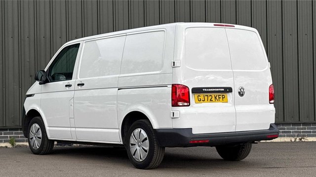 2022 Volkswagen Transporter 2L Startline 5dr - Photo 2