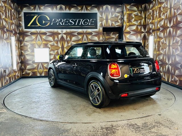 2022 MINI Electric Hatch Cooper SE 32.6kWh Level 2 Auto 3dr - Photo 9