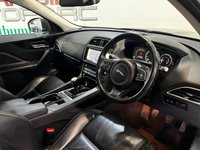 USED 2016 G JAGUAR F-PACE 2.0 D180 Prestige SUV 5dr Diesel Manual Euro 6 (s/s) (180 ps) reverse cam, digi dash, NAV, alloys