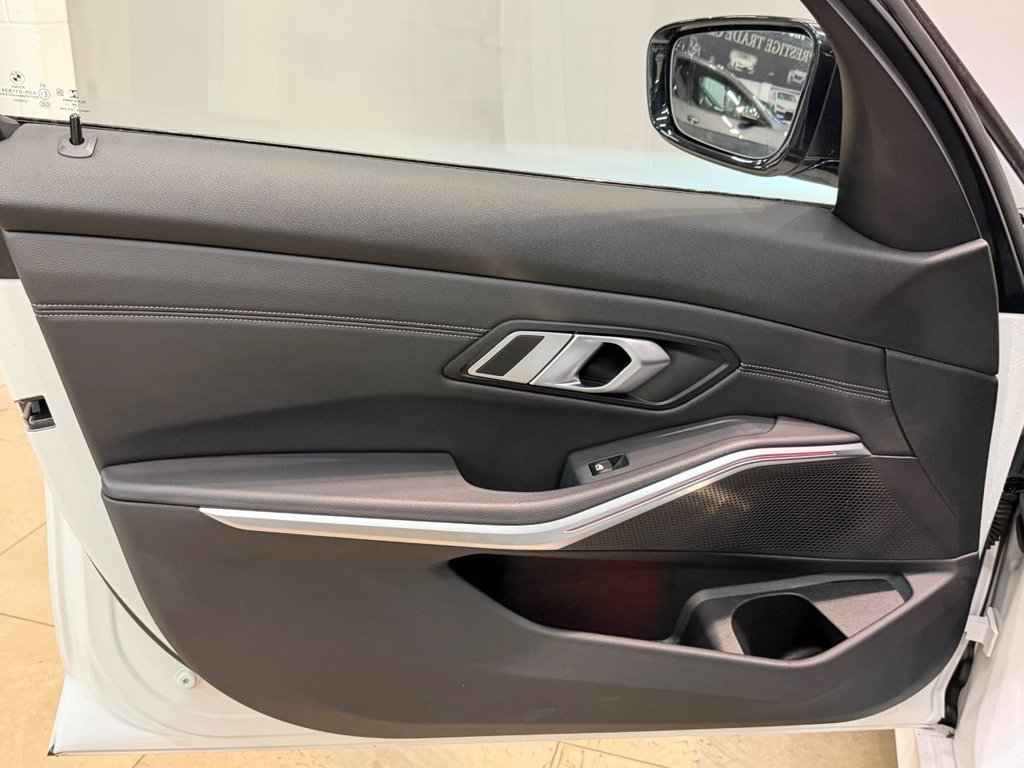 USED 2021 21 BMW 3 SERIES 2.0 330e 12kWh M Sport Touring 5dr Petrol Plug-in Hybrid Auto Euro 6 (s/s) (292 ps) 