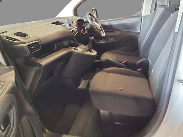 2019 Vauxhall Combo 1.6L Edition 4dr - Photo 3
