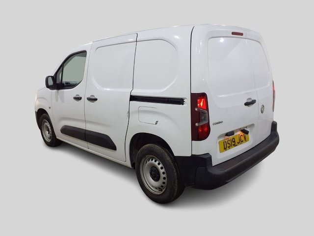 2019 Vauxhall Combo 1.6L Edition 4dr - Photo 2
