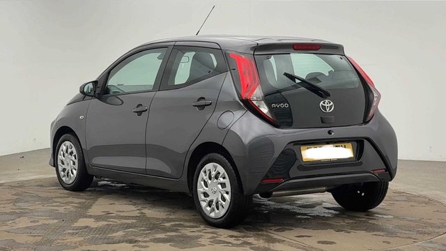 2021 Toyota Aygo 1L X-Play 5dr - Photo 2