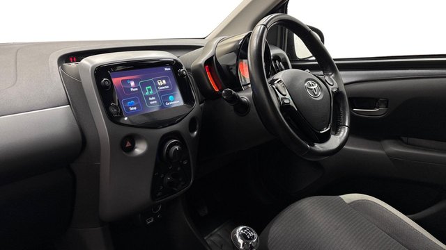 2021 Toyota Aygo 1L X-Play 5dr - Photo 3