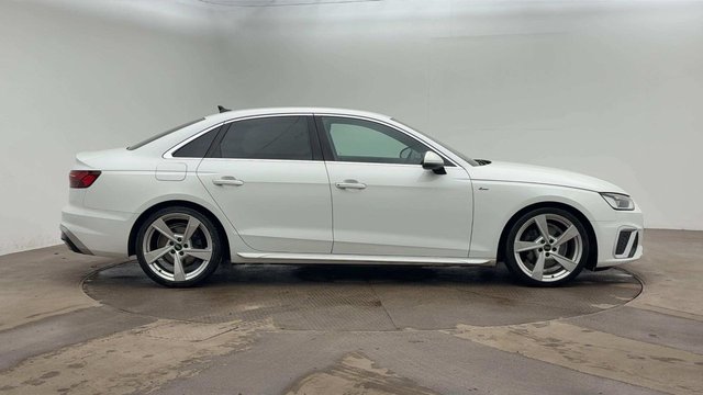 2022 Audi A4 2L S Line 4dr - Photo 7