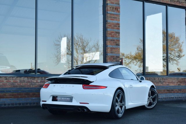 2012 Porsche 911 3.8L 991 Carrera S 2dr - Photo 2