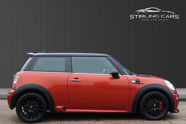2010 MINI Hatch 1.6L John Cooper Works 3dr - Photo 4