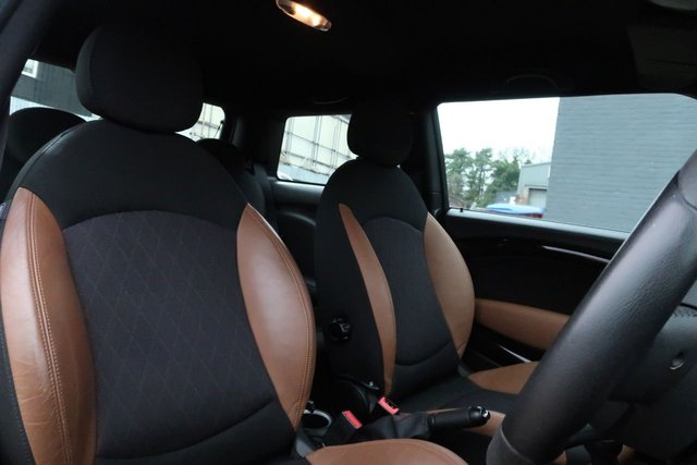 2010 MINI Hatch 1.6L John Cooper Works 3dr - Photo 12