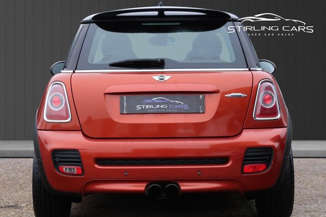 2010 MINI Hatch 1.6L John Cooper Works 3dr - Photo 8