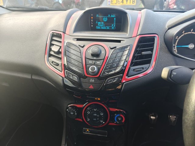 2014 FORD FIESTA - Photo 4