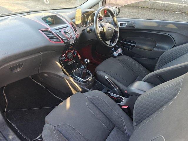 2014 FORD FIESTA - Photo 5