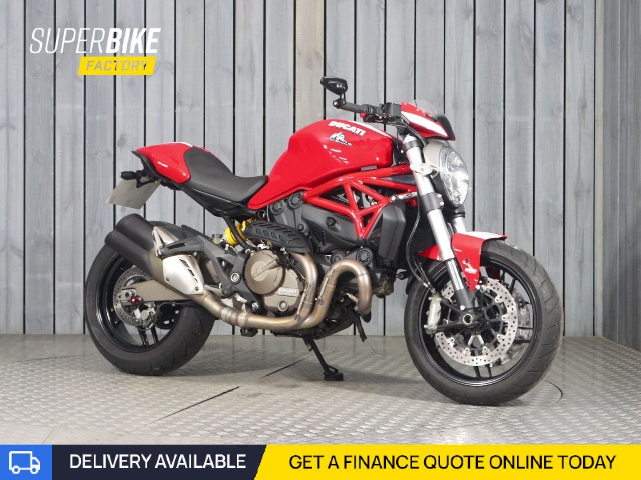 DUCATI Monster 821