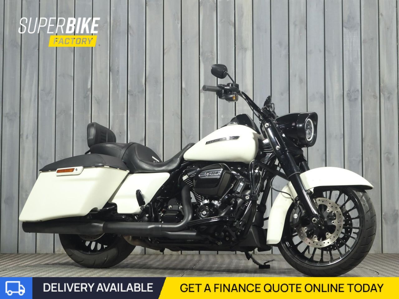 HARLEY-DAVIDSON TOURING