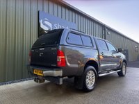USED 2015 65 TOYOTA HI-LUX 3.0 D-4D Invincible Pickup Double Cab 4dr Diesel Manual 4WD Euro 5 (171 ps) 
