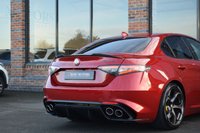 USED 2020 70 ALFA ROMEO GIULIA 2.9 V6 Bi-Turbo Quadrifoglio Saloon 4dr Petrol GPF Auto Euro 6 (s/s) (510 ps) 1 OWNER / H & K / CARBON V