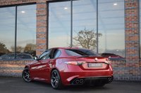 USED 2020 70 ALFA ROMEO GIULIA 2.9 V6 Bi-Turbo Quadrifoglio Saloon 4dr Petrol GPF Auto Euro 6 (s/s) (510 ps) 1 OWNER / H & K / CARBON V