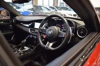 USED 2020 70 ALFA ROMEO GIULIA 2.9 V6 Bi-Turbo Quadrifoglio Saloon 4dr Petrol GPF Auto Euro 6 (s/s) (510 ps) 1 OWNER / H & K / CARBON V