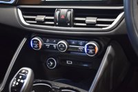USED 2020 70 ALFA ROMEO GIULIA 2.9 V6 Bi-Turbo Quadrifoglio Saloon 4dr Petrol GPF Auto Euro 6 (s/s) (510 ps) 1 OWNER / H & K / CARBON V