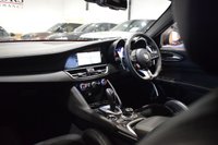 USED 2020 70 ALFA ROMEO GIULIA 2.9 V6 Bi-Turbo Quadrifoglio Saloon 4dr Petrol GPF Auto Euro 6 (s/s) (510 ps) 1 OWNER / H & K / CARBON V