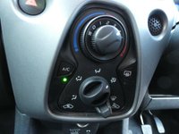 USED 2021 71 TOYOTA AYGO 1.0 VVT-i x-play 5d 70 S/S 1 OWNER FROM NEW, FULL SERVICE HISTORY, APPLE CARPLAY / ANDROID AUTO (GIVES YOU SAT NAV), REVERSING CAMERA, DAB RADIO, BLUETOOTH PHONE & MUSIC, AUX & USB INPUTS, MANUAL GEARBOX, LED DAYTIME RUNNING LIGHTS, SPARE WHEEL, LEATHER MULTIFUNCTION STEERING WHEEL, AIR CONDITIONING, TRIP COMPUTER, ISO FIX, TYRE PRESSURE WARNING, SPEED LIMITER, ELECTRIC WINDOWS, ELECTRIC MIRRORS, FOLDING REAR SEATS, AIRBAGS WITH PASSANGER OFF, SPACE SAVER SPARE WHEEL