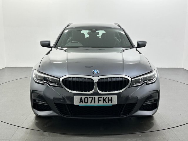 2021 BMW 3 Series - Photo 3