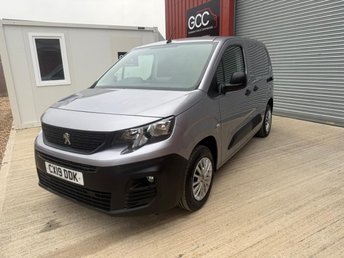 View our PEUGEOT PARTNER