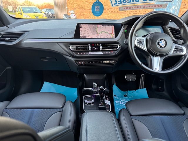 2022 BMW 1 Series 1.5L M Sport 5dr - Photo 2