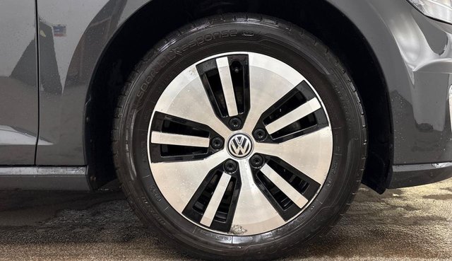 2020 VOLKSWAGEN E-GOLF 35.8kWh e-Golf Hatchback 5dr Electric Auto (136 ps) - Photo 6