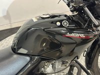 USED 2014 14 YAMAHA YBR 125 TOP BOX - FACELIFT COMES WITH NEW MOT AND WARRANTY