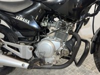 USED 2014 14 YAMAHA YBR 125 TOP BOX - FACELIFT COMES WITH NEW MOT AND WARRANTY