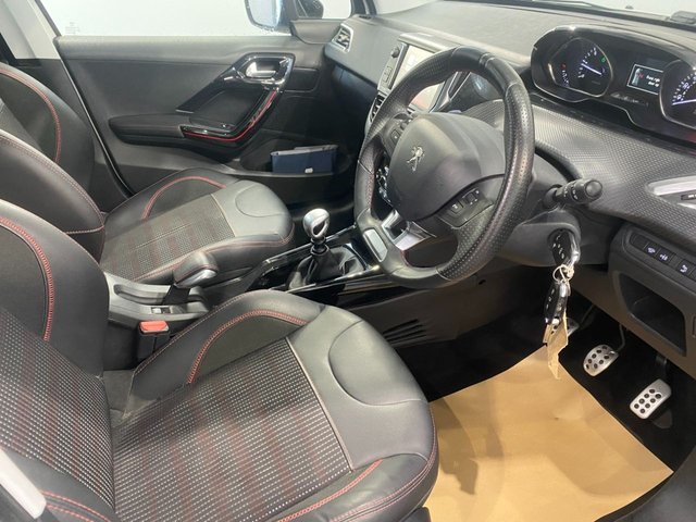 2016 Peugeot 2008 1.6L Gt Line 5dr - Photo 12