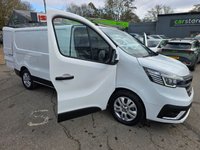 USED 2022 72 RENAULT TRAFIC White 2.0 dCi Blue LL30 Sport Van, 25,000 miles, 1 owner, Euro 6 ULEZ, 6-Speed, Sat Nav, A/C, Parking Sensors, great spec, + VAT @ 20%. This 2022 Renault Trafic presents an exceptional ownership proposition with a remarkably low mileage of just 25,000 miles, having been carefully maintained by a single owner. This dCi Blue LL30 Sport L2 H1 Euro 6 model is powered by an efficient 2.0 litre diesel engine, delivering a robust 148 bhp. It comes equipped with advanced Full LED Headlights featuring distinctive C-Shape Daytime Running Lights, enhancing visibility and the vehicle's modern appearance. For added safety and convenience, it