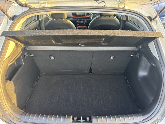 2019 KIA STONIC - Photo 11
