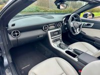 USED 2013 13 MERCEDES-BENZ SLK 2.1 SLK250 CDI BlueEfficiency AMG Sport Convertible 2dr Diesel G-Tronic+ Euro 5 (s/s) (204 ps) LIGHT GREY LEATHER INTERIOR