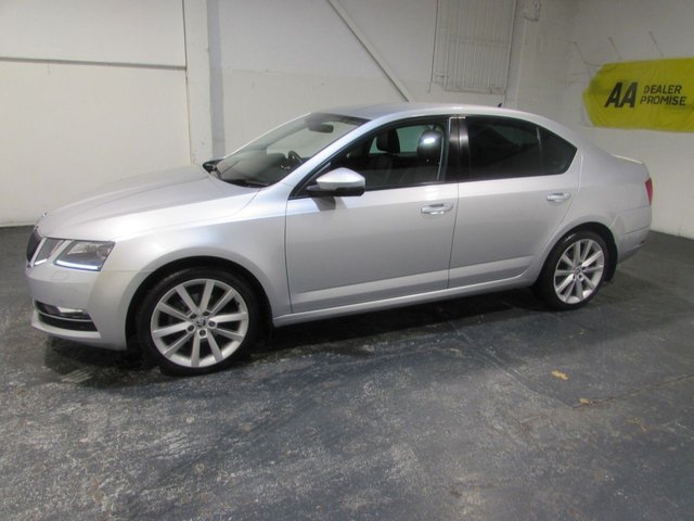 2017 SKODA OCTAVIA - Photo 2