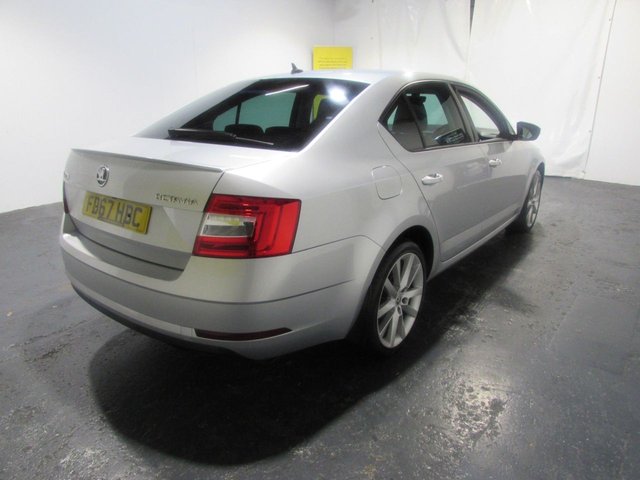 2017 SKODA OCTAVIA - Photo 6