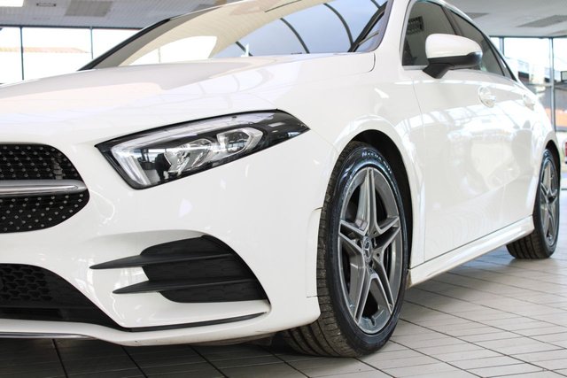 2018 MERCEDES-BENZ A-CLASS 1.5 A180d AMG Line Hatchback 5dr Diesel 7G-DCT Euro 6 (s/s) (116 ps) - Photo 8