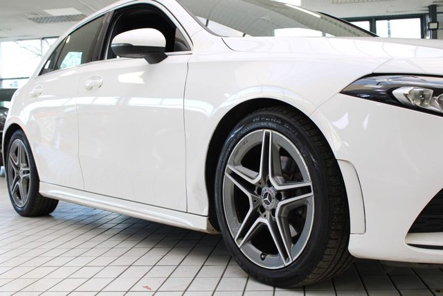 2018 MERCEDES-BENZ A-CLASS 1.5 A180d AMG Line Hatchback 5dr Diesel 7G-DCT Euro 6 (s/s) (116 ps) - Photo 11