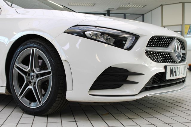 2018 MERCEDES-BENZ A-CLASS 1.5 A180d AMG Line Hatchback 5dr Diesel 7G-DCT Euro 6 (s/s) (116 ps) - Photo 12