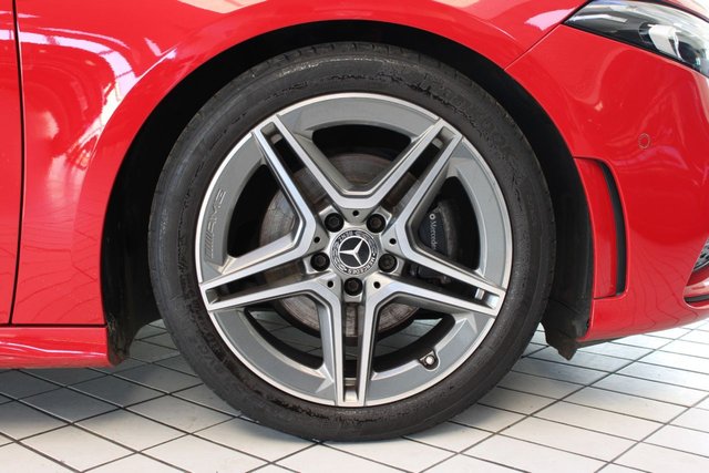 2019 MERCEDES-BENZ A-CLASS 1.3 A180 AMG Line (Premium) Hatchback 5dr Petrol Manual Euro 6 (s/s) (136 ps) - Photo 12