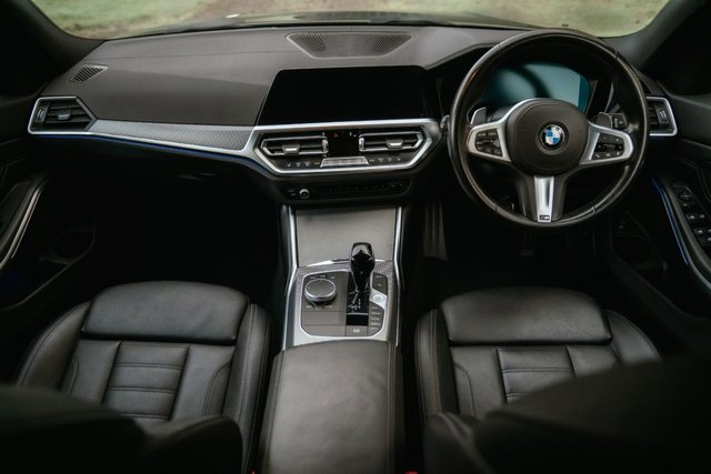 2021 BMW 3 Series 3L null 5dr - Photo 2