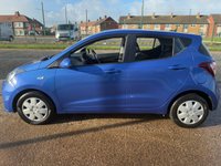 USED 2018 68 HYUNDAI I10 1.0 SE Hatchback 5dr Petrol Manual Euro 6 (67 ps) 2 OWNERS FROM NEW* CRUISE CONTROL* AIR CON* TRACTION CONTROL* BLUETOOTH PHONE AND AUDIO* DAB* AUX* USB* REMOTE CENTRAL LOCKING WITH 2 KEYS* ELECTRIC WINDOWS & MIRRORS