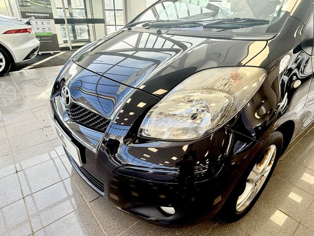 2011 Toyota Yaris 1.3L Tr 5dr - Photo 8