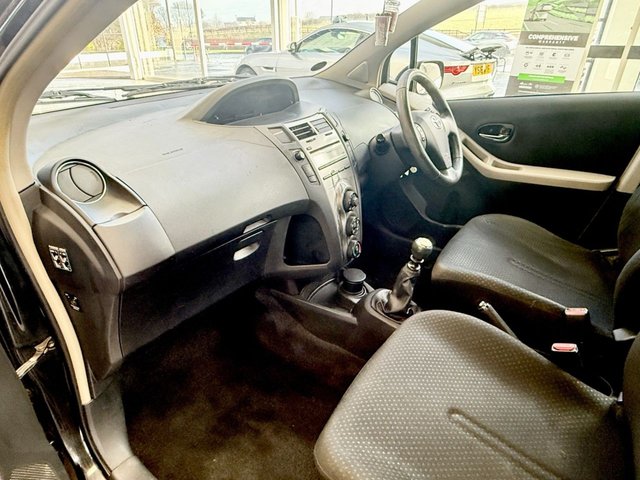 2011 Toyota Yaris 1.3L Tr 5dr - Photo 9