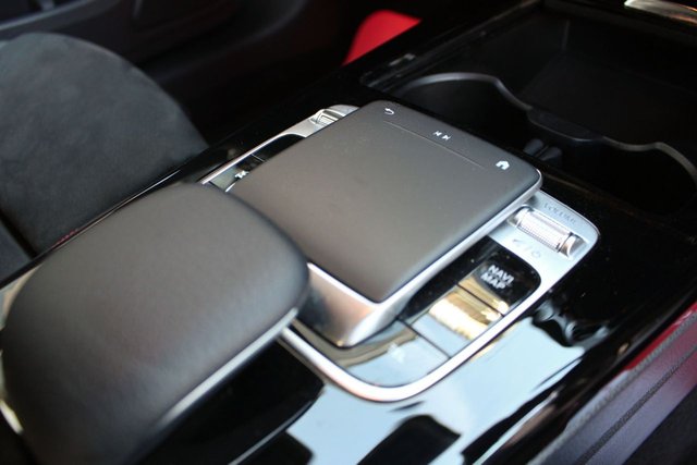 2018 MERCEDES-BENZ A-CLASS 2.0 A250 AMG Line Hatchback 5dr Petrol 7G-DCT Euro 6 (s/s) (224 ps) - Photo 12